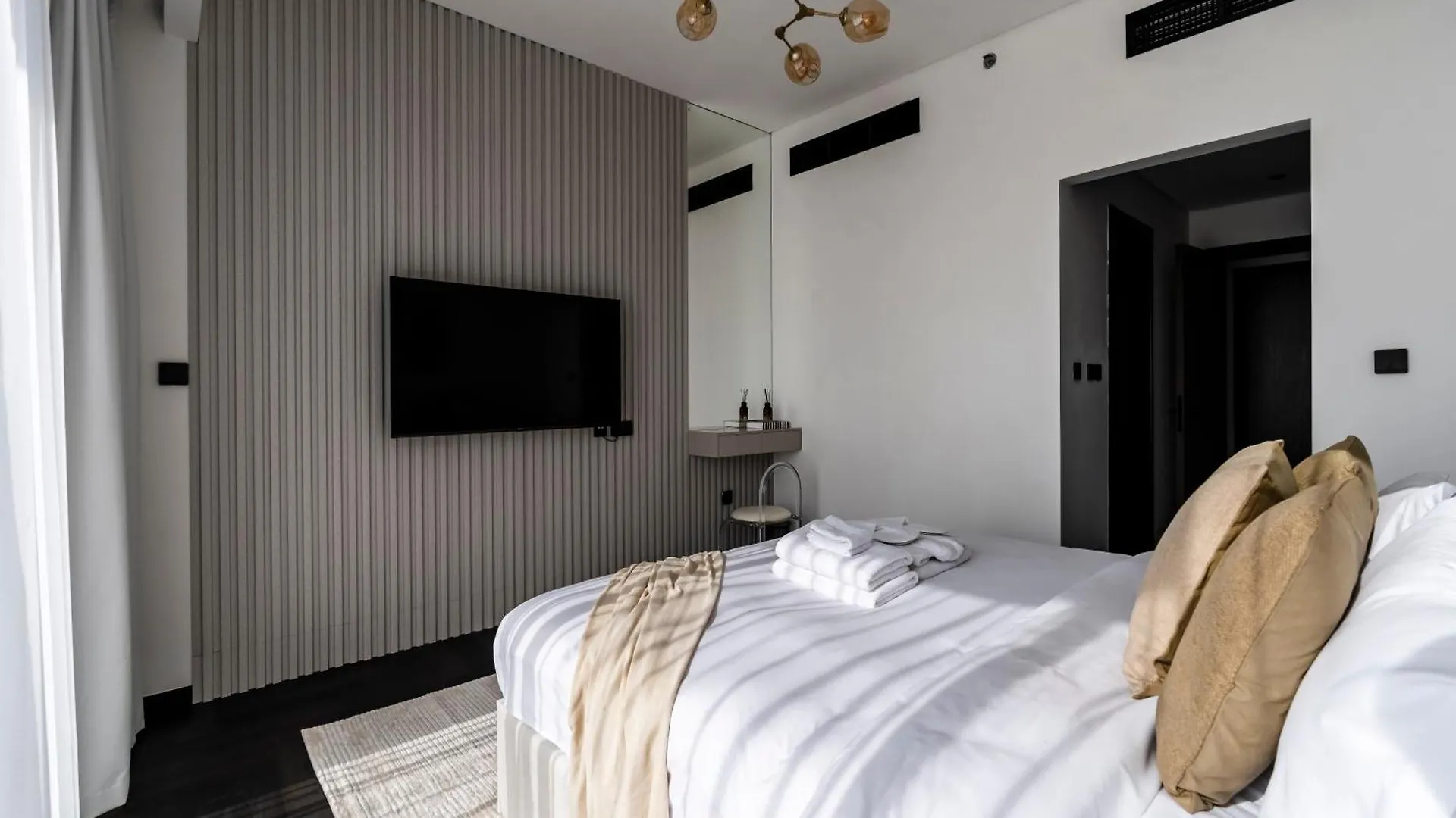 Dream Stay With Dubai Skyline & Burj View From Balcony United Arab Emirates