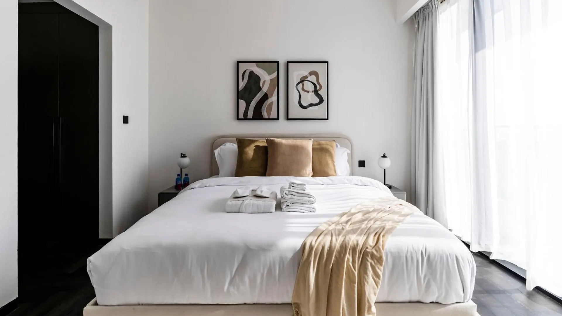 Dream Stay With Dubai Skyline & Burj View From Balcony United Arab Emirates